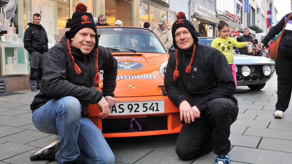 Søren Bunk og Jakob Knudsen var klæst passende på ved starten i Bad Homburg, Tyskland i 2016
(Foto: Viggo Johansen)